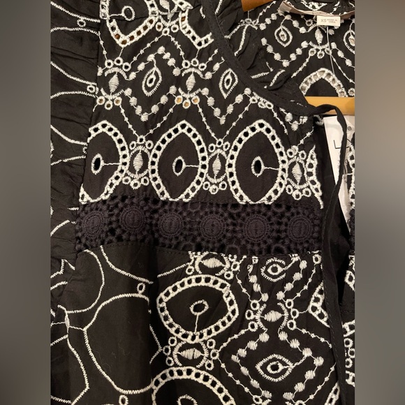 Loft sleeveless eyelet black and white blouse NWT Sz XS - Picture 5 of 8